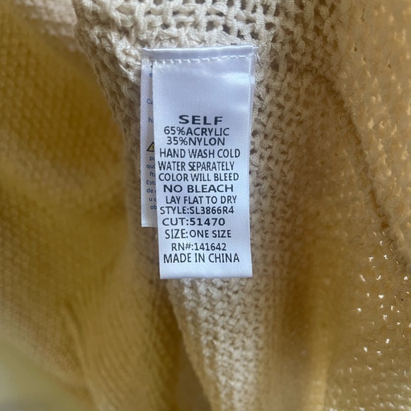 SHE + SKY Hi-Low Oversized Knit Sweater - Picture 4 of 4